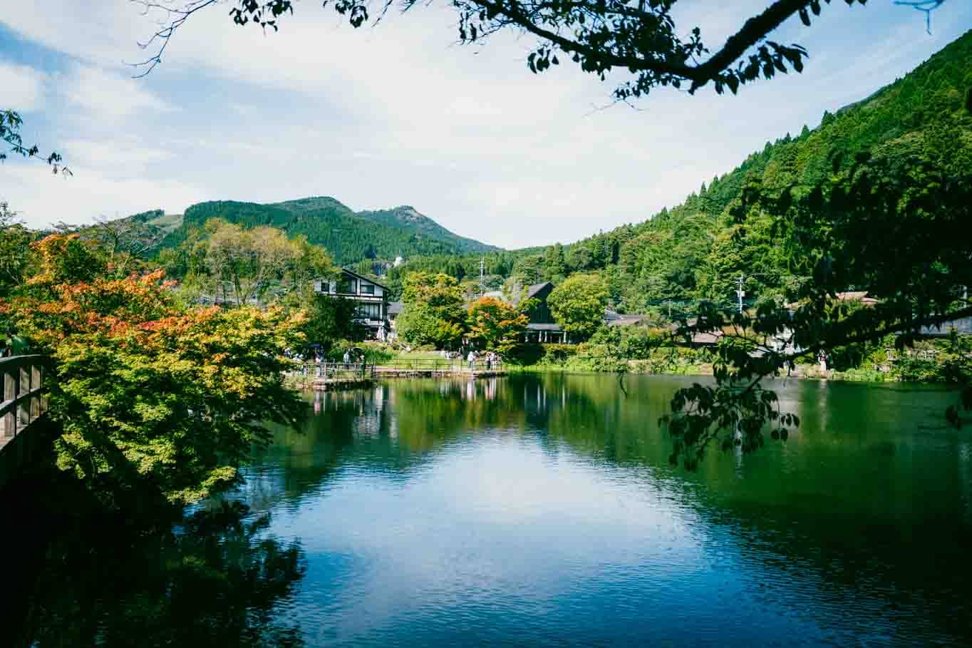 湯布院の金鱗湖の風景